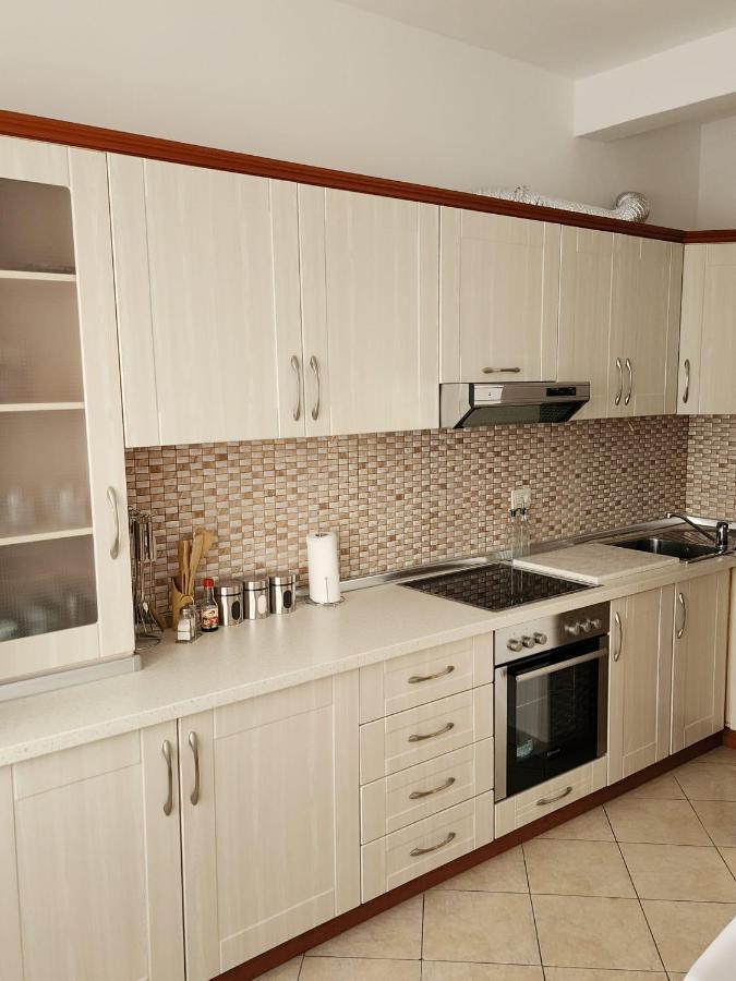 Center Apartment *